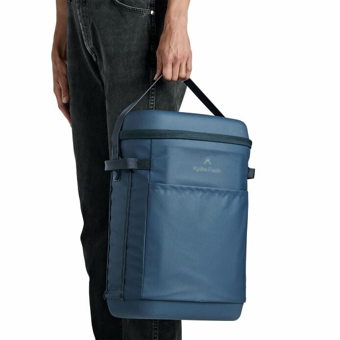 carryouttm-backpack-22-l-c8 250815_hydro_s26_hb_14597_6.jpg