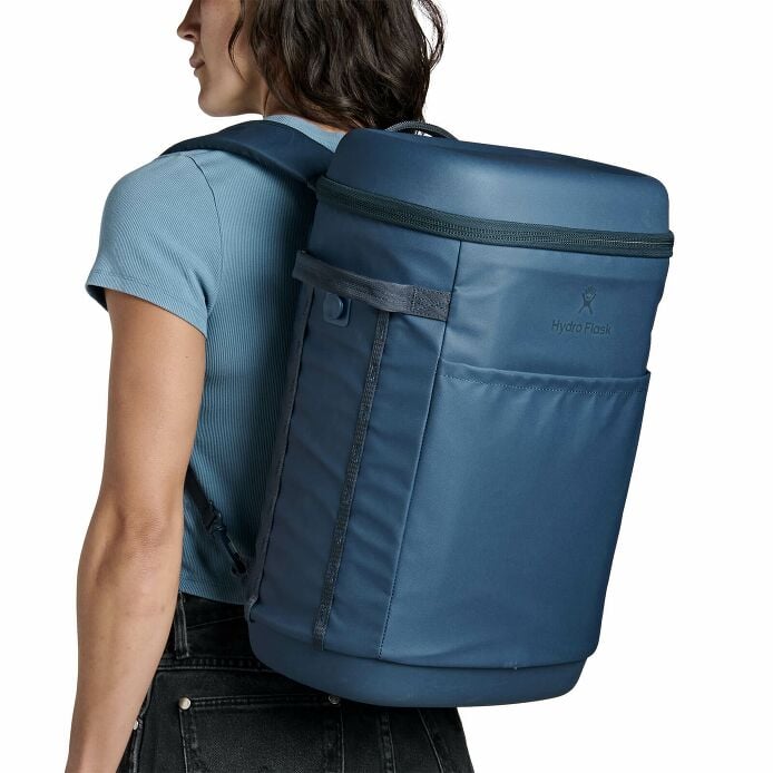 carryouttm-backpack-22-l-c8 250815_hydro_s26_hb_14605_7.jpg