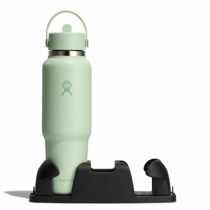 40-oz-travel-bottle-with-flex-straw-cap-f3 aloe-travel-bottle-in-cuplholder_3_3_1.jpg