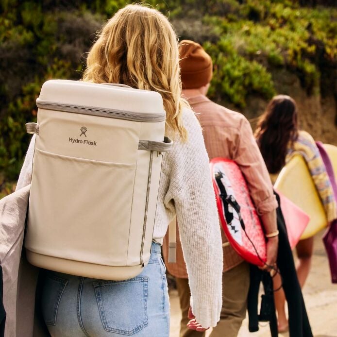 carryouttm-backpack-22-l-c8 hf_carryout_bouwer_d1_l1_torrey_pines_lifestyle_0974_2.jpg