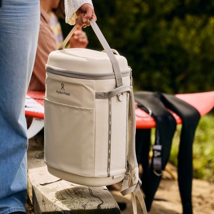 carryouttm-backpack-22-l-c8 hf_carryout_bouwer_d1_l1_torrey_pines_lifestyle_1444_2.jpg