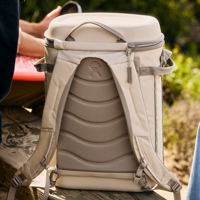 carryouttm-backpack-22-l-c8 hf_carryout_bouwer_d1_l1_torrey_pines_lifestyle_1841_3.jpg