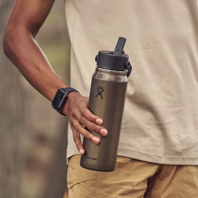 32-oz-lightweight-flex-straw-bottle-e9 hf_s26_lightweight_mcinnis_6345_2_3.jpg