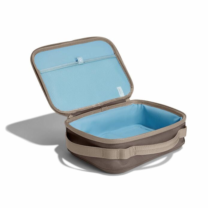 5-l-carry-outtm-lunch-box-f7 lbox217_5lcarryoutlunchbox_sandpiper_angled.jpg