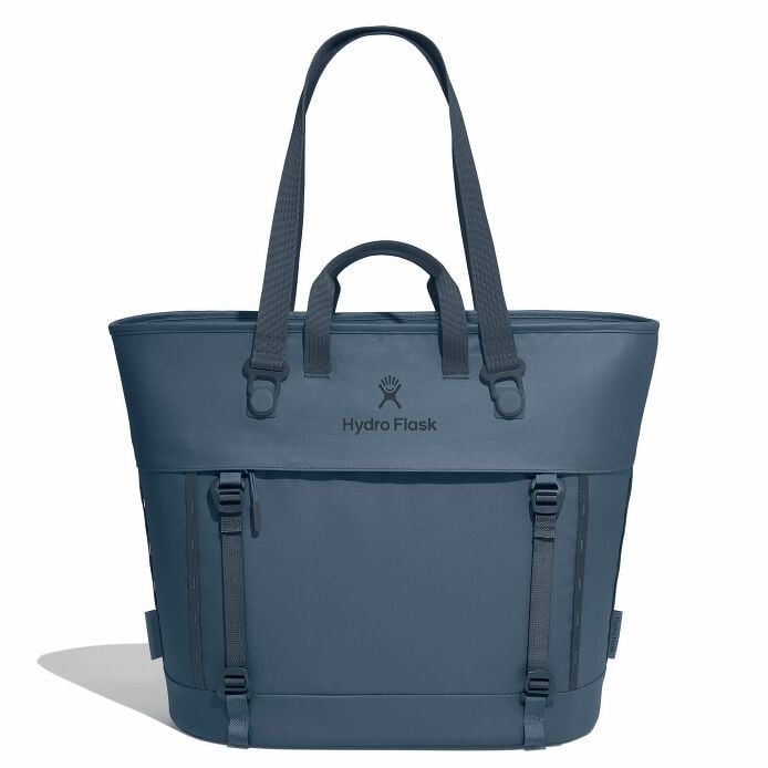 carryouttm-soft-cooler-tote-30-l-f9 maxiit384-carryout-tote-30l-harbor-blue-straight.jpg